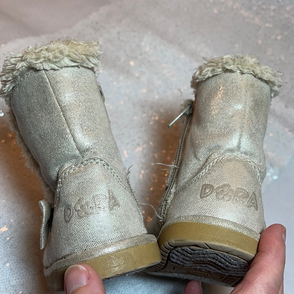 Girls Dora the Explorer toddler boots. Size 5 1/2 - Picture 3 of 11